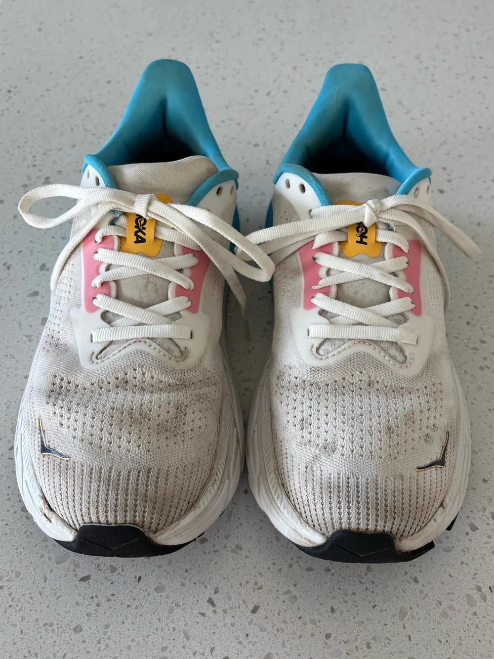 Hoka Arahi 7